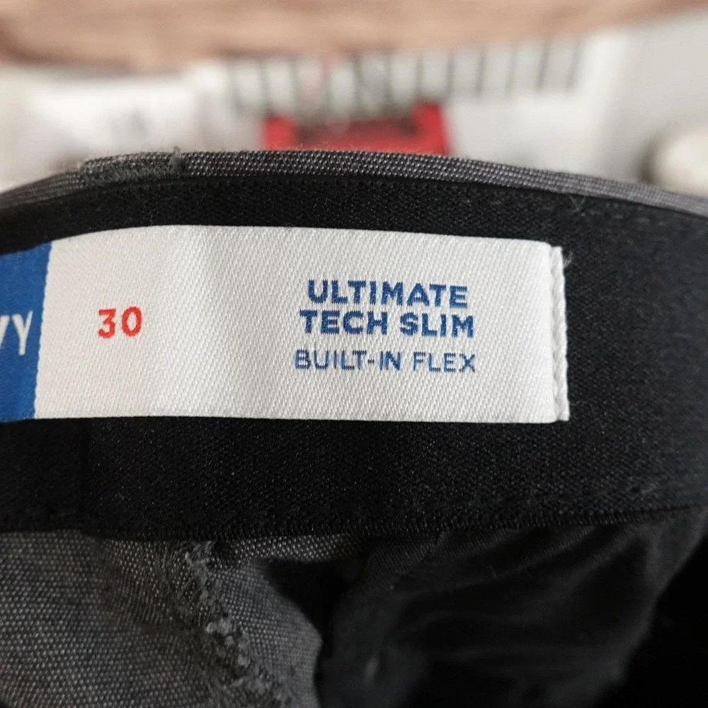 Old Navy Shorts Mens 30 Gray Chino Ultimate Tech Slim Built-In Flex 9 Inseam